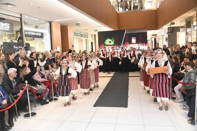 dijalog-megju-tradicijata-i-sovremenosta-vo-skopje-citi-mol-05.JPG