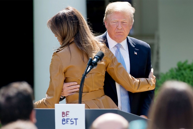 mozhni-prichini-zoshto-melanija-ostanuva-so-donald-tramp-iako-nekogash-izgleda-kako-da-go-mrazi-.JPG