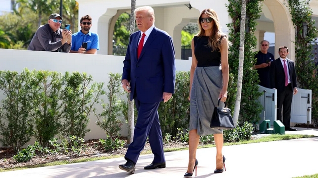 mozhni-prichini-zoshto-melanija-ostanuva-so-donald-tramp-iako-nekogash-izgleda-kako-da-go-mrazi-08.JPG