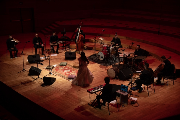 muzichkoto-patuvanje-kadifeno-na-vokalistkata-zarina-prvasevda-zaedno-so-svetskite-virtuozi-dzhenk-erdogan-i-ahmet-alan-vo-filharmonija-na-20-dekemvri-03.JPG