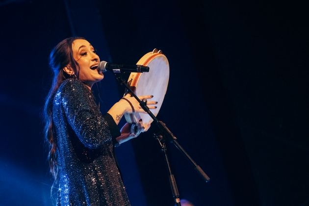 muzichkoto-patuvanje-kadifeno-na-vokalistkata-zarina-prvasevda-zaedno-so-svetskite-virtuozi-dzhenk-erdogan-i-ahmet-alan-vo-filharmonija-na-20-dekemvri-04.JPG