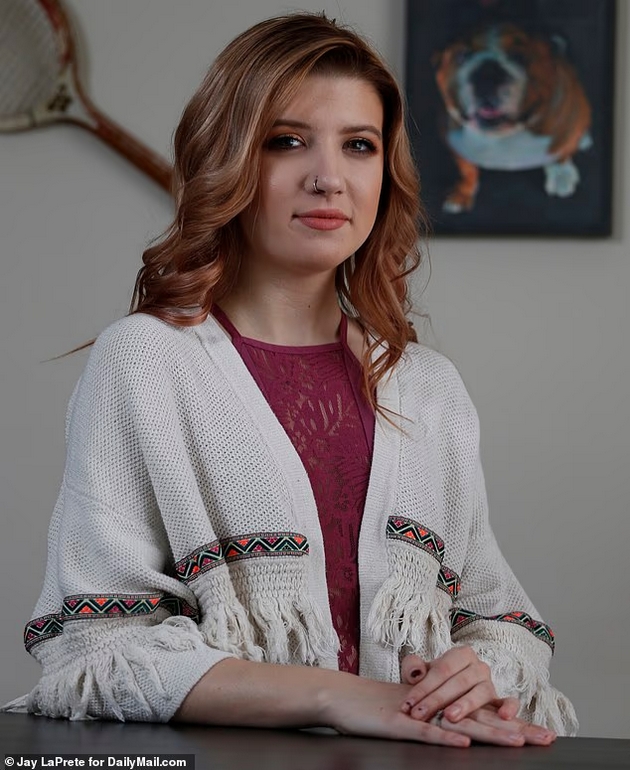 na-6-godini-majka-mi-mi-kazha-deka-imam-rak-mi-davashe-terapii-i-mi-ja-izbrichi-kosata-no-me-lazhela-02.JPG