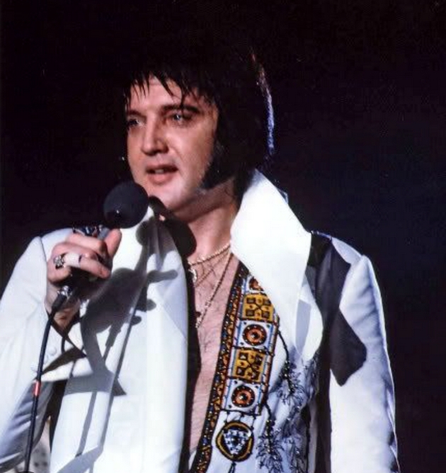 pomalku-poznatata-i-mrachna-strana-na-elvis-prisli-majka-mu-go-tretirala-kako-malo-dete-bil-opsednat-so-devici-06.JPG