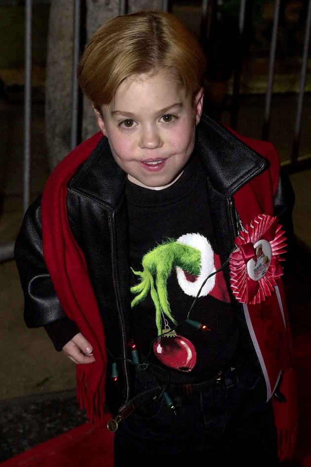 prokletstvoto-na-akterite-od-how-the-grinch-stole-christmas-maliot-grinch-pochina-na-20-godini-08.JPG