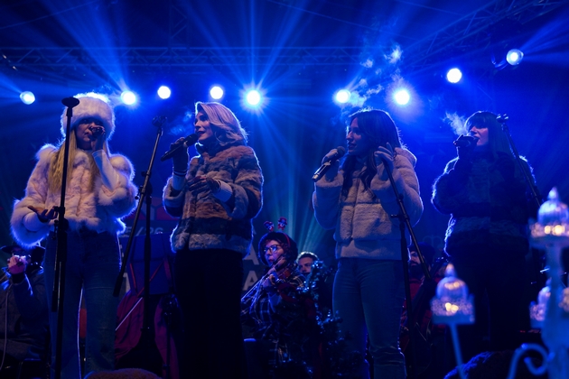 sarah-mace-the-girlzz-ja-otvorija-praznichnata-sezona-so-magichen-koncert-vo-bitola-04.JPG