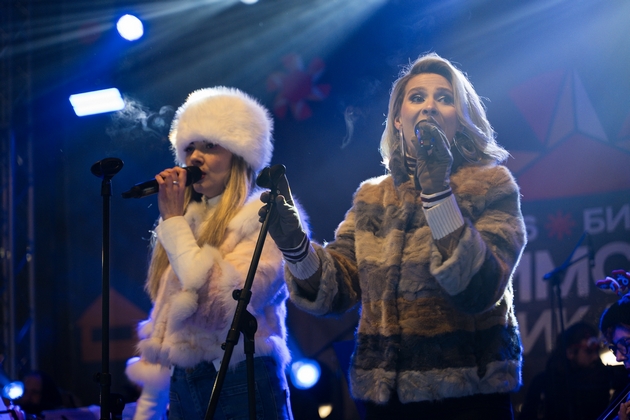 sarah-mace-the-girlzz-ja-otvorija-praznichnata-sezona-so-magichen-koncert-vo-bitola-07.JPG