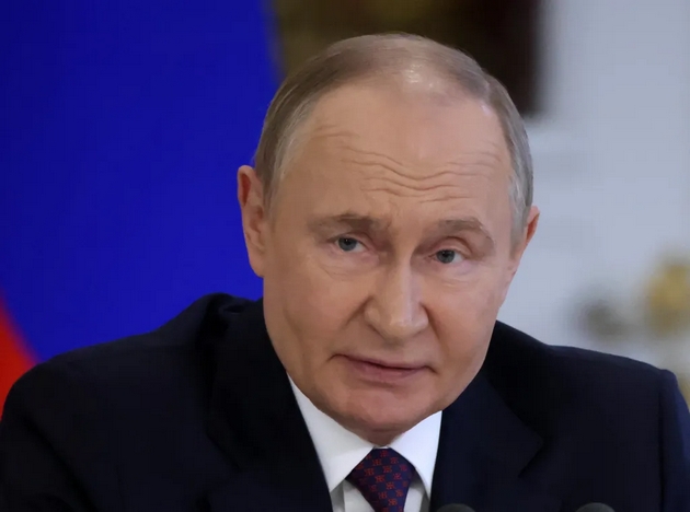 si-go-smenila-prezimeto-i-pobegnala-vo-pariz-koja-e-tajnata-kjerka-na-vladimir-putin-03.JPG
