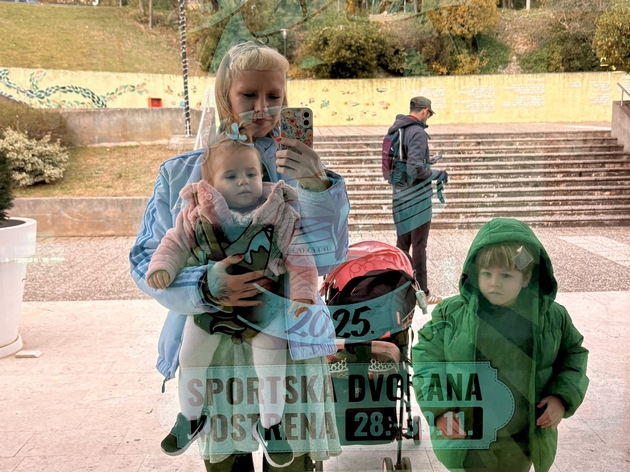 so-irina-atanaskova-za-umetnosta-da-se-bide-majka-i-umetnik-i-za-prijatelot-shto-go-spasuva-denot-04.JPG