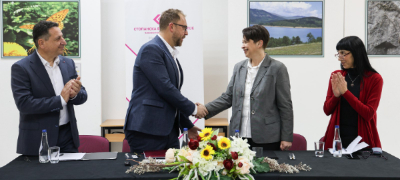 stopanska-banka-ministerstvoto-za-kultura-i-turizam-i-prirodonauchniot-muzej-skopje-potpishaa-memorandum-za-strateshko-partnerstvo-za-modernizacija-i-digitalizacija-na-muzejot-povekje.jpg