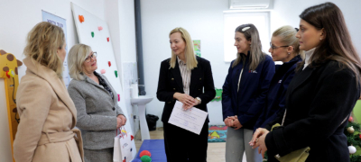 zaedno-za-radost-mtel-so-novogodishni-paketchinja-za-decata-od-jzu-centar-za-rehabilitacija-na-patologija-na-verbalna-komunikacija-skopje-povekje.jpg