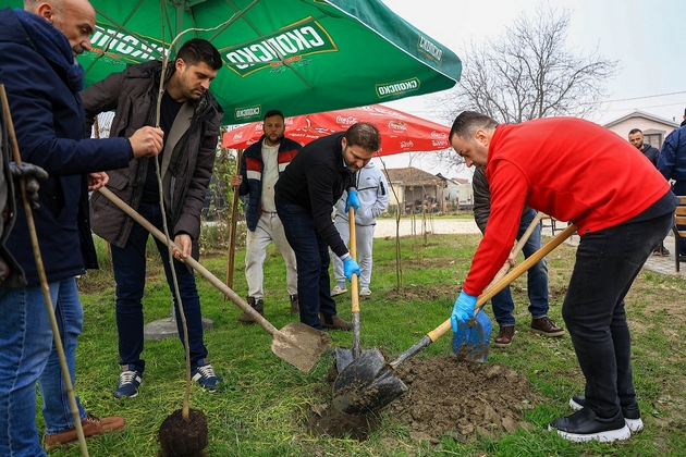zasadeni-150-sadnici-vo-noviot-sportski-centar-idrizovo-donacija-od-pivara-skopje-01.JPG
