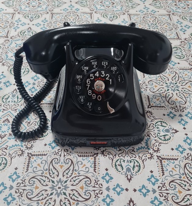 aleksandar-od-gostivar-ima-nad-25-000-kamchinja-i-kolekcija-od-stari-predmeti-sobiram-telefoni-moneti-ova-e-skapo-hobi-22.jpg