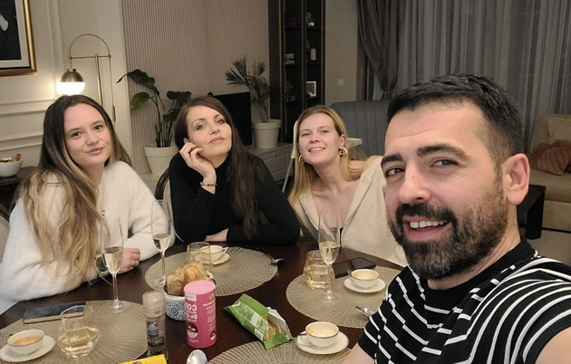 bevme-na-vechera-kaj-pavle-kamiloski-testenini-so-rakchinja-mi-se-specijalitet-talentot-za-gotvenje-go-naslediv-od-majka-mi-20.jpg