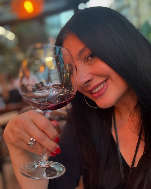 kaliopi-za-stilot-i-ubavinata-doma-imam-mala-teretana-omileno-mi-e-odeloto-armani-shto-go-nosev-na-evrovizija-09.jpg