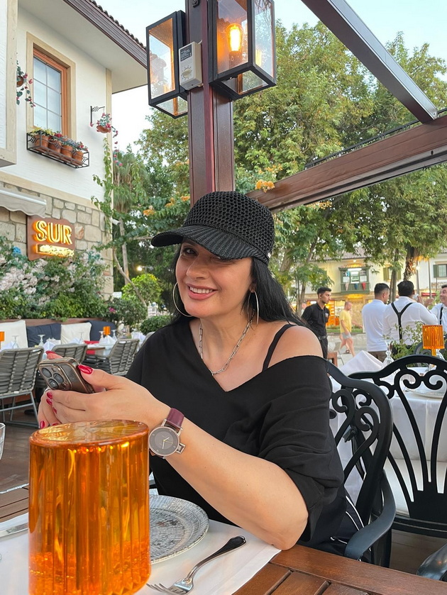 kaliopi-za-stilot-i-ubavinata-doma-imam-mala-teretana-omileno-mi-e-odeloto-armani-shto-go-nosev-na-evrovizija-14.jpg