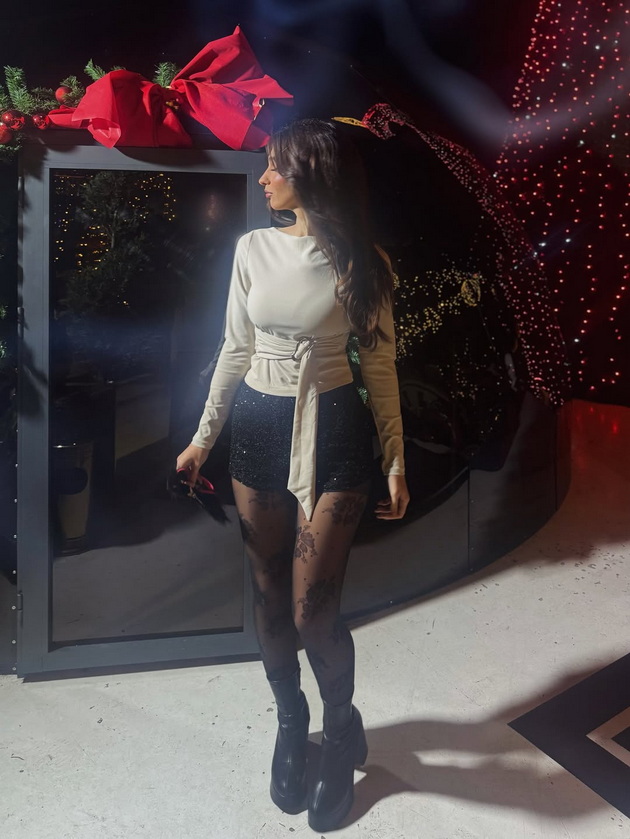 marjana-stanojkovska-vo-gol-fustan-agnesa-vo-vpechatlivi-sandali-shto-oblekoa-gostite-na-influencer-awards-2025-02.jpg
