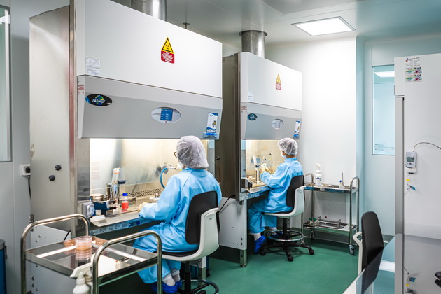 pushtena-vo-upotreba-novata-mikrobioloshka-laboratorija-za-kvalitet-na-alkaloid-pri-oficijalnata-poseta-na-vladina-delegacija-na-kompanijata-02.jpg