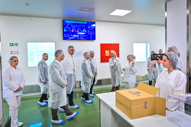 pushtena-vo-upotreba-novata-mikrobioloshka-laboratorija-za-kvalitet-na-alkaloid-pri-oficijalnata-poseta-na-vladina-delegacija-na-kompanijata-15.jpg