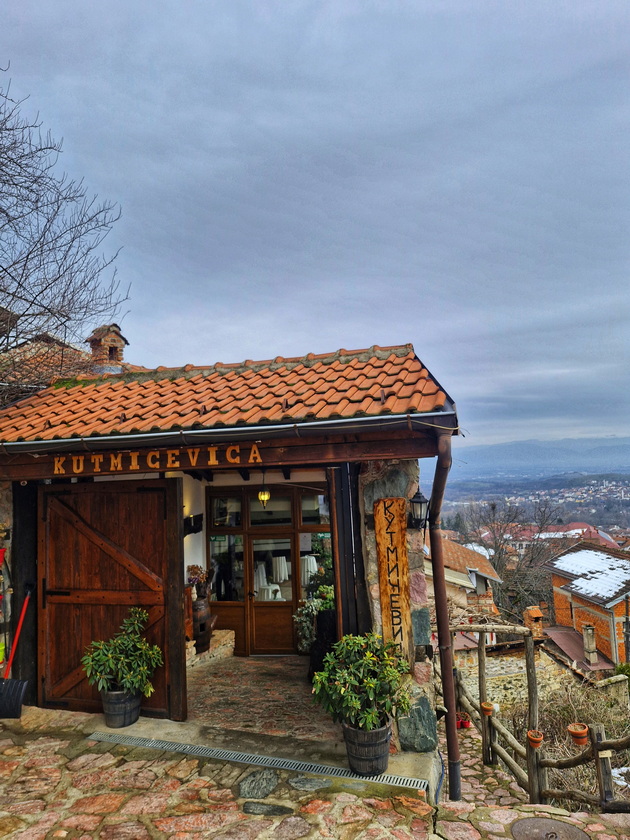 bev-na-vikend-vo-kutmichevica-a-naste-me-trogna-so-ljubovta-kon-rodnoto-vevchani-i-ovoj-lokal-koj-go-raboti-20-godini-04.jpg