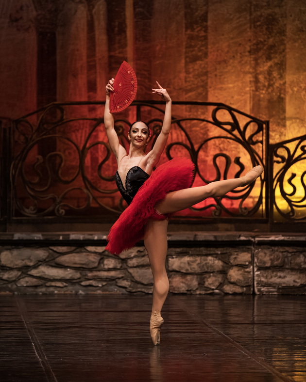 hristina-mitrashinovikj-nasha-balerina-za-crnobelo-10-prichini-zoshto-si-ja-obozhavam-profesijata-02.jpeg