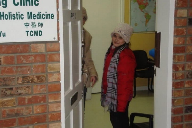 kaja-miloshevska-26-ima-retinopatija-roditelite-na-6-godishna-vozrast-zabelezhale-deka-imam-problem-so-vidot-teshko-mi-e-da-se-dvizham-vo-temina-02.jpeg