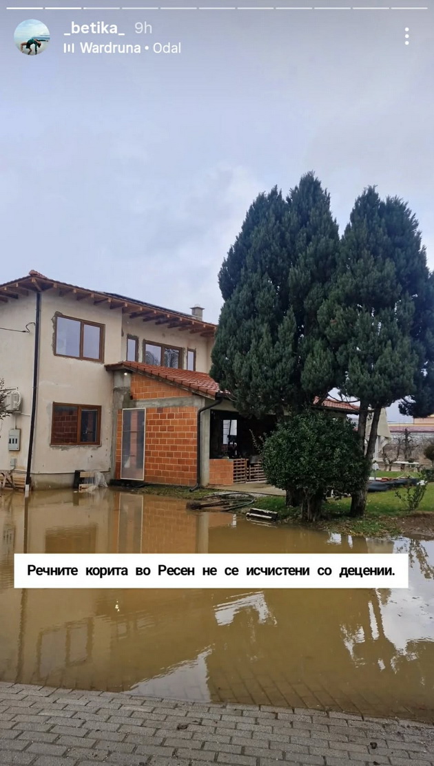 ledenata-makedonka-betika-za-poplavite-vo-rodniot-resen-ovaa-srushena-kukja-e-vo-mojata-ulica-kanalite-se-prepolni-gjubre-12.jpg
