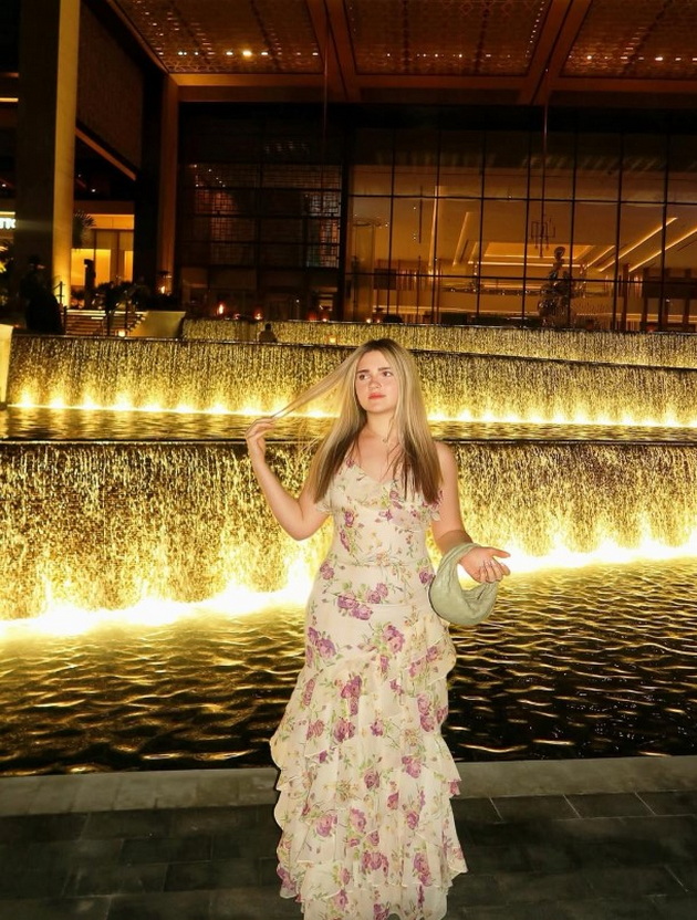 po-skandalot-dushko-se-oglasi-a-jelena-karleusha-si-uzhiva-vo-dubai-so-kjerkite-i-si-pee-jas-sum-barbi-06.jpg