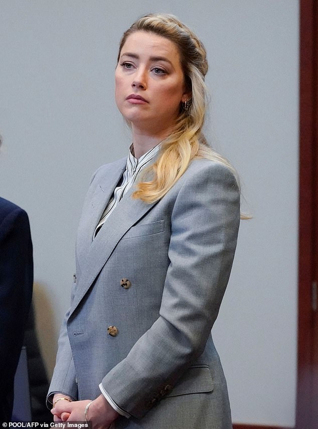 amber-herd-za-posledicite-od-sudenjeto-so-dzhoni-dep-javnosta-ja-kritikuva-ja-izgubiv-sposobnosta-za-zboruvanje-.JPG