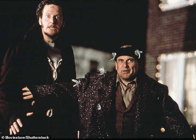 go-uapsija-za-prostitucija-zhivee-na-farma-shto-se-sluchi-so-akterot-shto-go-glumi-marv-vo-sam-doma-03.JPG