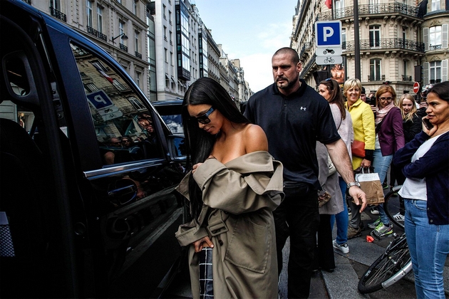 kim-kardashijan-prizna-deka-bila-ochajna-da-stane-slavna-brkav-paparaci-po-hoteli-lazhev-deka-se-druzham-so-britni-spirs-10.JPG