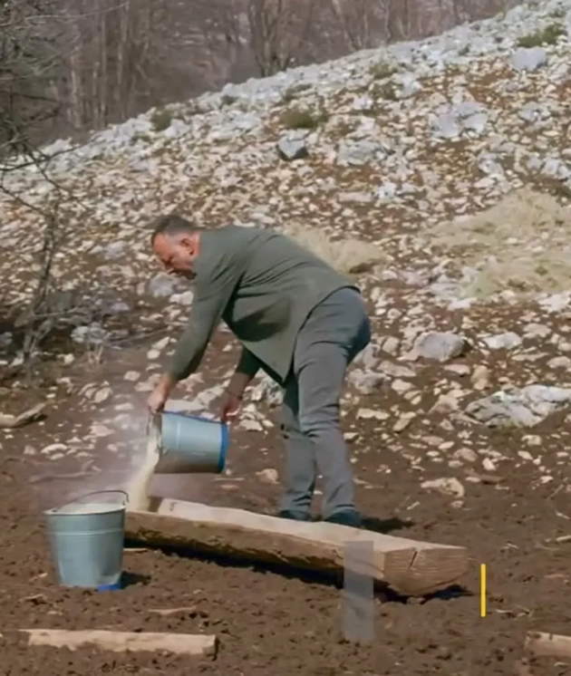 od-nacionalen-park-galiica-otkrija-kako-se-grizhat-za-elenite-po-popularnoto-video-sega-ima-nad-200-edinki-foto-03.JPG