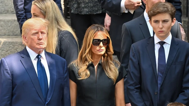 preplashen-e-od-nea-taa-ima-dechko-najludite-teorii-na-zagovor-za-brakot-na-donald-i-melanija-tramp-07.JPG