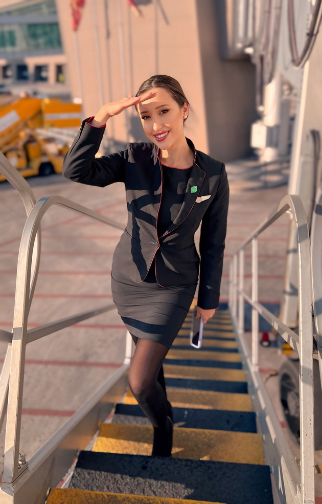andrijana-od-skopje-e-stjuardesa-i-majka-na-2-deca-prisustvuvav-na-ragjanje-na-bebe-vo-avion-24.jpeg