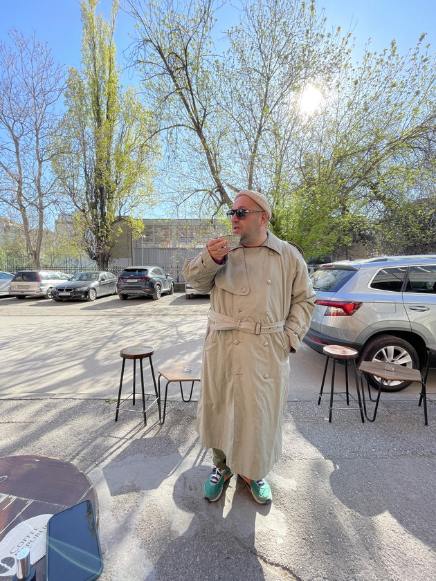 indog-e-mazh-so-alternativen-moden-stil-stilot-e-vkus-a-ne-budjet-imam-skapi-parchinja-bez-logoa-shto-vrishtat-13.jpg