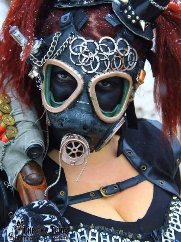 ledenata-betika-15-godini-uchestvuva-na-vevchanski-karneval-sama-gi-pravam-maskite-sum-se-vrakjala-od-laponija-za-karnevalot-08.jpg