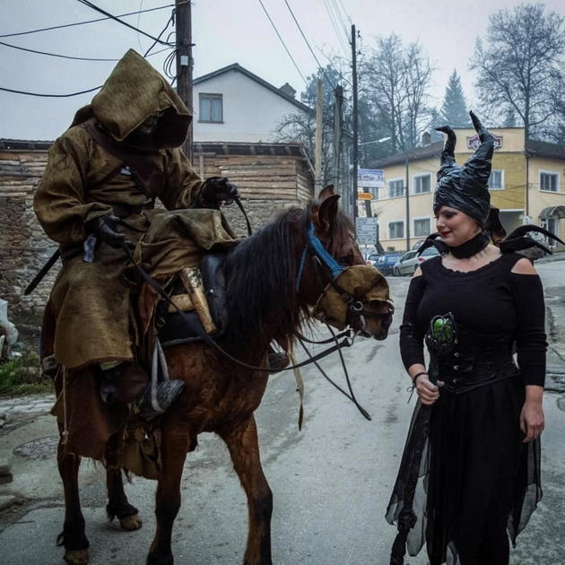 ledenata-betika-15-godini-uchestvuva-na-vevchanski-karneval-sama-gi-pravam-maskite-sum-se-vrakjala-od-laponija-za-karnevalot-09.jpg