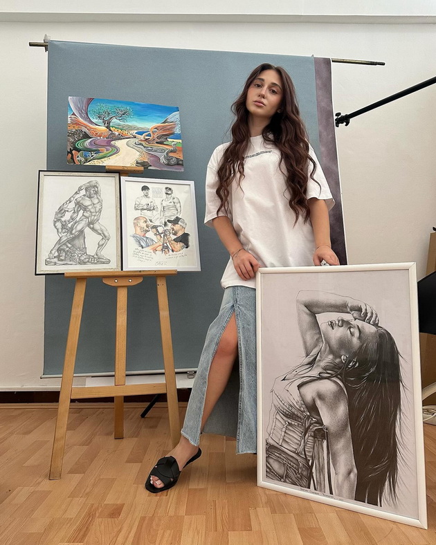 leontina-19-od-shtip-e-talentirana-slikarka-prviot-nacrtan-portret-na-dnk-im-go-dadov-lichno-i-stanavme-prijateli-15.jpg