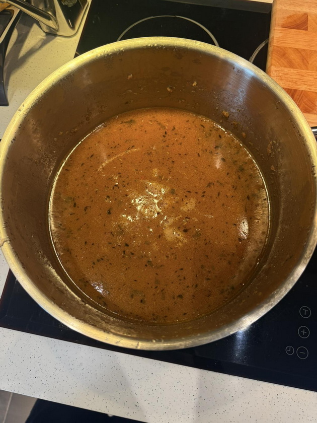 vo-kujna-so-katarina-ivanovska-recept-za-boranija-so-juneshko-mandja-shto-ja-obozhavaat-nejzinite-deca-08.jpg
