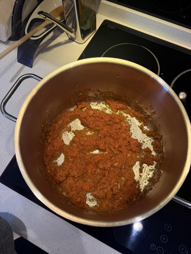 vo-kujna-so-katarina-ivanovska-recept-za-boranija-so-juneshko-mandja-shto-ja-obozhavaat-nejzinite-deca-10.jpg
