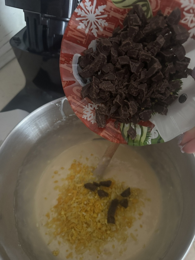 vo-kujna-so-simona-od-skopje-bozhikjen-kolach-so-suvo-ovoshje-05.jpg