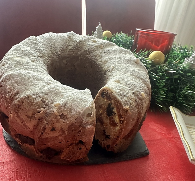 vo-kujna-so-simona-od-skopje-bozhikjen-kolach-so-suvo-ovoshje-08.jpg
