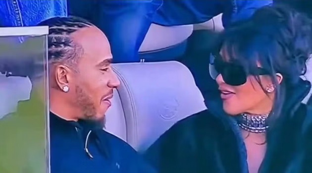 kim-kardashijan-i-luis-hamilton-zaedno-na-super-bowl-po-tajnata-romansa-prvpat-flertuvaat-vo-javnost-im-chitaat-od-usni-video-02.jpg
