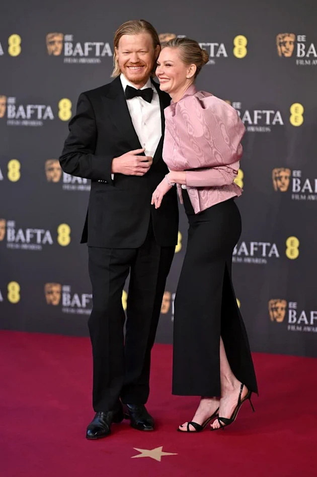 najvpechatlivite-parovi-na-bafta-nagradite-2026-vilijam-i-kejt-tenzichni-kajli-djener-vljubena-08.jpg