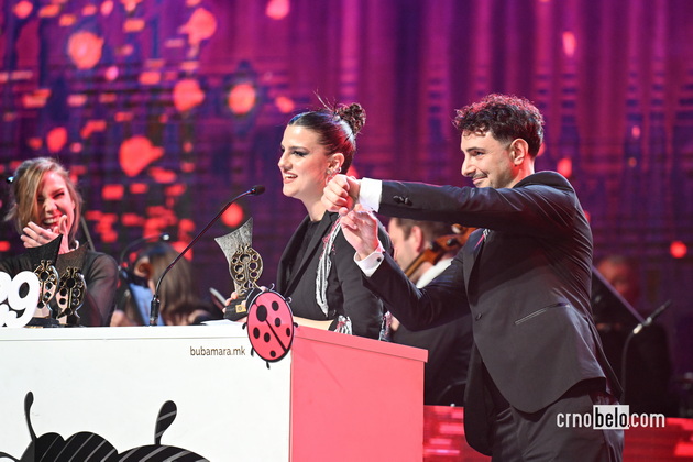 zabavni-momenti-od-zlatna-bubamara-2026-koi-mozhebi-nema-da-gi-vidite-na-televizija-17.JPG