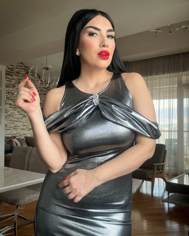 bojana-skenderovski-41-go-proslavi-rodendenot-na-soprugot-55-na-tenerife-pa-otkri-koja-zhena-i-e-idol-vo-zhivotot-10.jpg