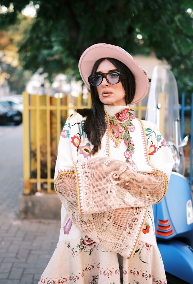 elena-e-modna-dama-od-bitola-pozajmuvam-parchinja-od-garderoberot-na-majka-mi-nakit-i-kaputi-od-jugoslavija-erata-08.jpg