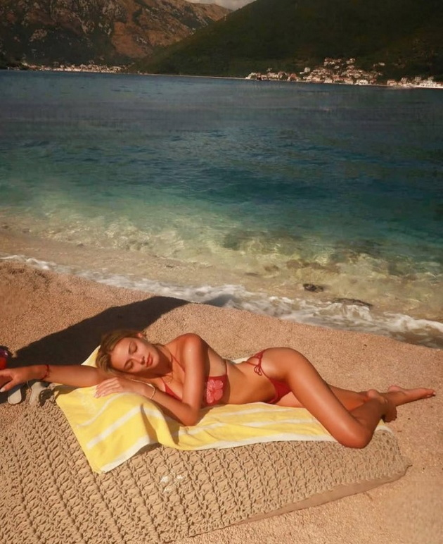 genite-se-chudo-kjerkata-na-ana-mihajlovski-grubin-porasna-vo-vistinska-ubavica-sovrshena-e-i-vo-bikini-bez-shminka-14.jpg