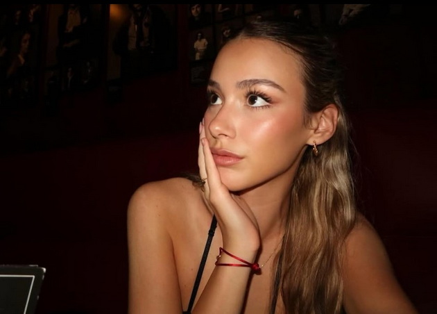 genite-se-chudo-kjerkata-na-ana-mihajlovski-grubin-porasna-vo-vistinska-ubavica-sovrshena-e-i-vo-bikini-bez-shminka-17.jpg