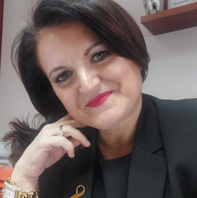 katerina-k-stisniovska-advokat-protiv-semejno-nasilstvo-branev-zhrtva-vo-sluchajot-javna-soba-zheni-napushtete-gi-nasilnicite-04.jpg