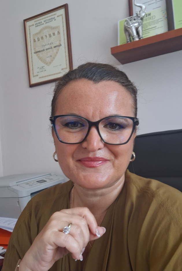 katerina-k-stisniovska-advokat-protiv-semejno-nasilstvo-branev-zhrtva-vo-sluchajot-javna-soba-zheni-napushtete-gi-nasilnicite-11.jpg
